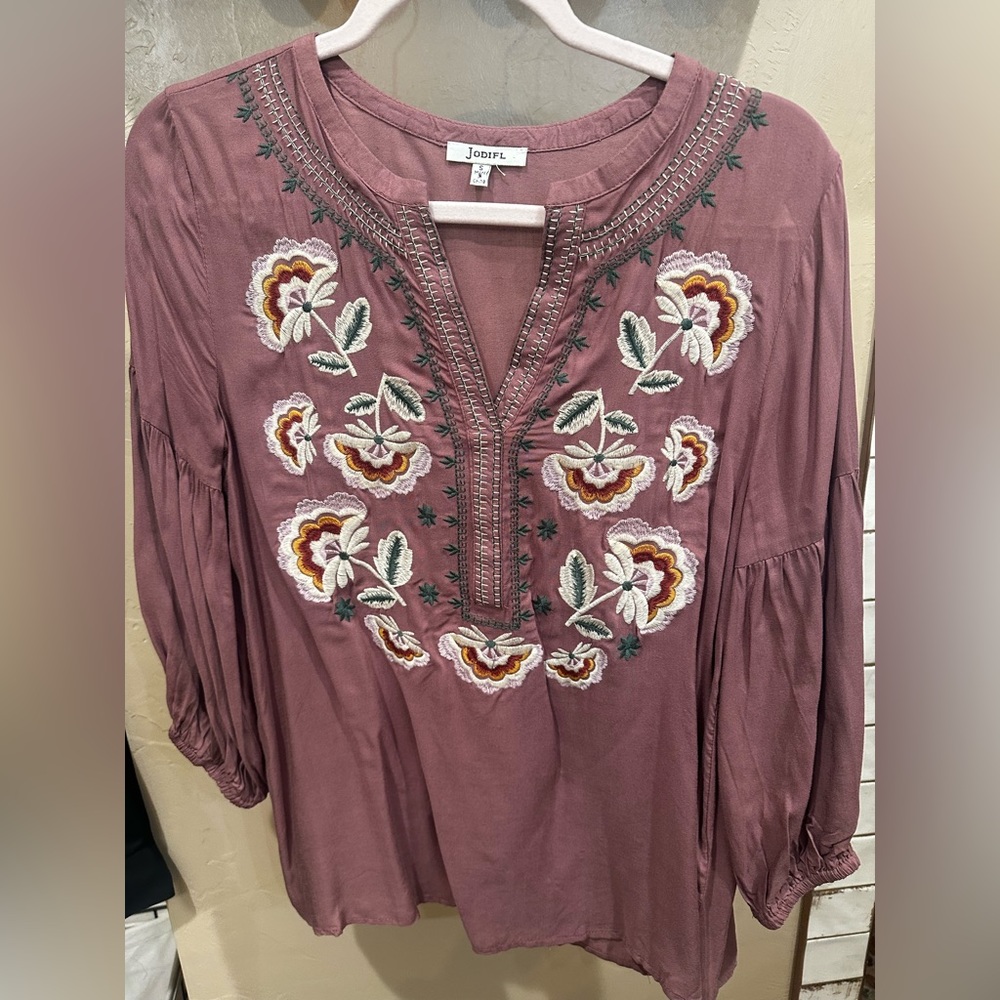 Very pretty embroidered top